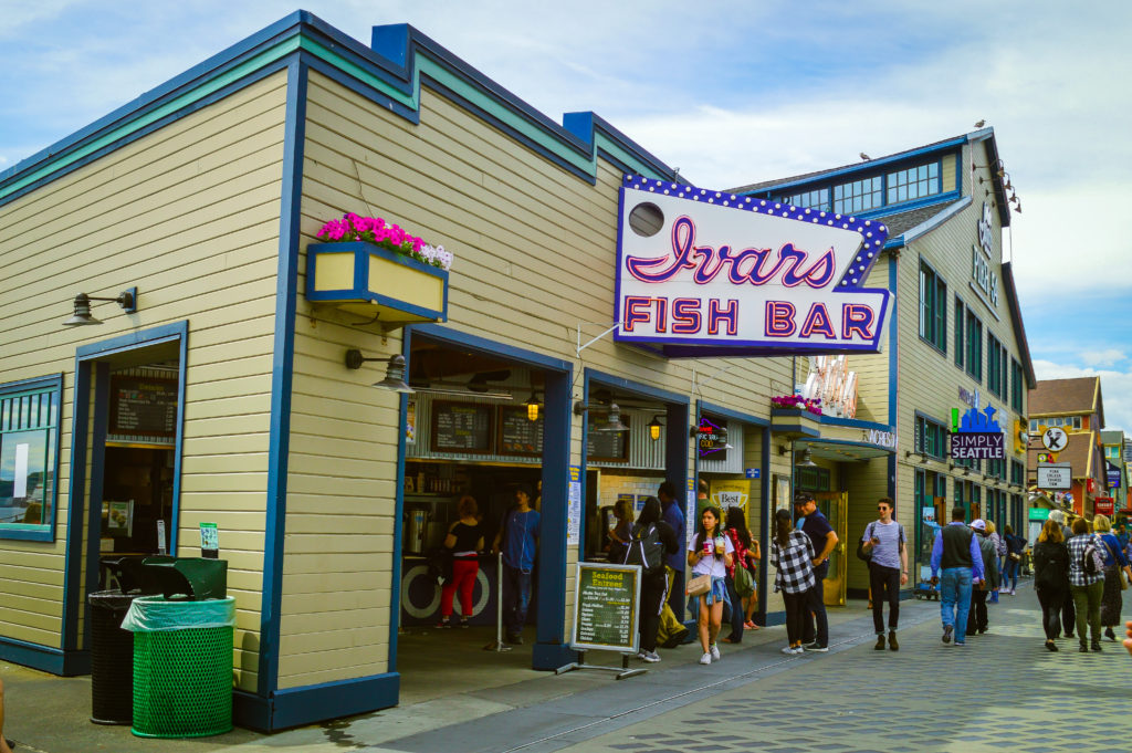 The ULTIMATE Seattle guide. Make your trip perfect by reading about what to do, where to stay and why you only need one day in Seattle. #Seattle #SeattleTrip #TravelGuide #WestCoastTravel #TravelTips